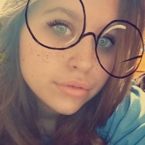 Meet your Posher, Alecea